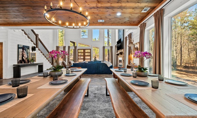 Pickens Cabin | 2 Luxe Cabins | Hot Tubs | Game Rooms | Sleeps 43