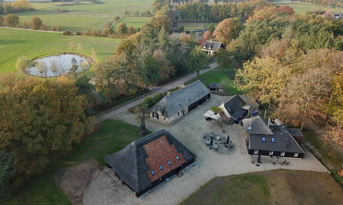 Verspreide huizen Ulvenhout House | Discover 2 Premier Accommodations by the Forest