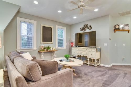 Oak Grove House | Relaxing Milwaukie Getaway with Pool and Hot Tub