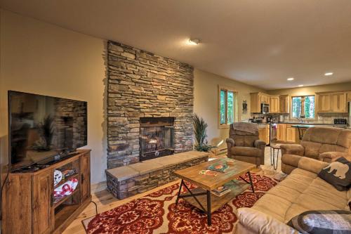 Beech Mountain House | Inviting Beech Mountain Cabin with Deck & Grill Awaits You