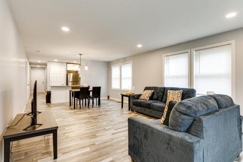 Attleboro House | 2 Mi to Dtwn Attleboro Pet-Friendly Apt!