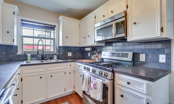 Govalle House | Inviting Austin Retreat with Patio, Close to Downtown!
