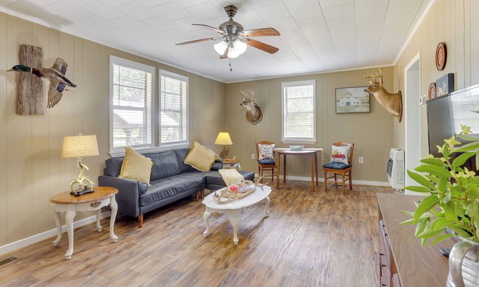 Lineville Cottage | Relaxing Lineville Farmhouse: Steps from Lake Wedowee
