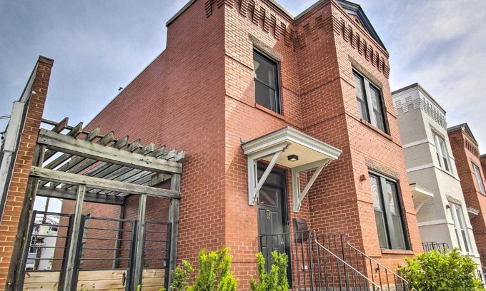 Le Droit Park House | Trendy D.C. Retreat with Private Outdoor Space & Pet-Friendly!