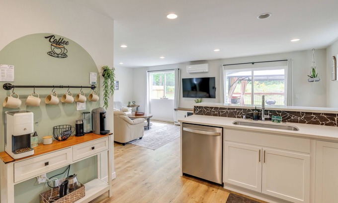 Port Angeles Apartment | 2 Mi to Olympic National Park: Hot Tub Haven!