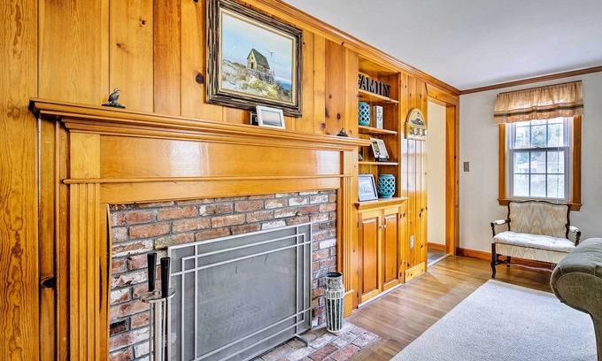 Mashpee Cottage | Beachside Haven: Family-Friendly Home with BBQ & Gear
