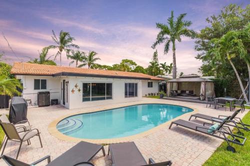 Deerfield Beach House | Beachside Retreat: Pool, Cabana & Game Room Awaits!