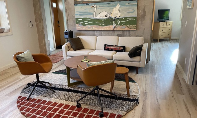 Williamsburg House | Convenient Stay Near Traverse City Horse Show & GLEF