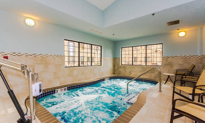 Grand Forks Condo | Convenient Stay Near University of North Dakota with Free Breakfast