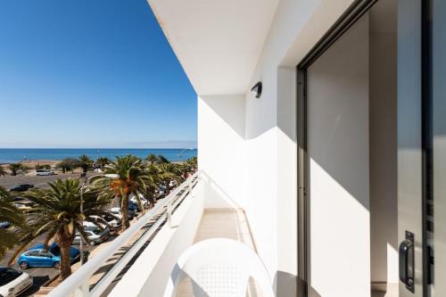 Arguineguin Apartment | Beachside Haven: Private Terrace & Ocean Views Await