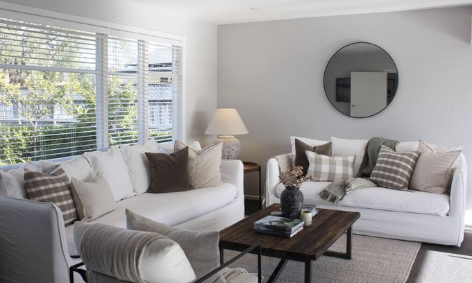 Havelock North House | Walk to Havelock North Village – Guest Rated 10/10!