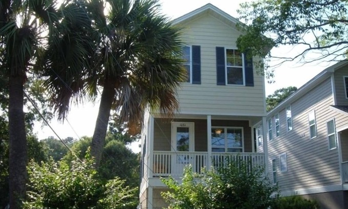 Saint Simons Island House | Cozy Getaway Steps from the Beach - Near King & Prince