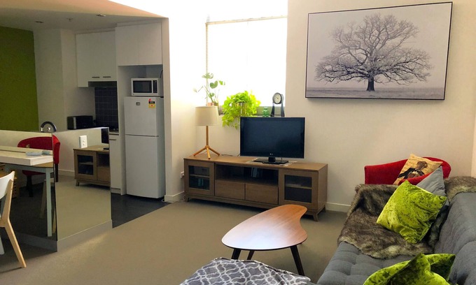 Port Melbourne Apartment | Ideal Location: Steps to Beach & Bay Street with Kitchen