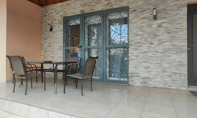 Douala Villa | 2 minutes from the Hôpital des Soeurs, modern, ergonomic villa to European standards