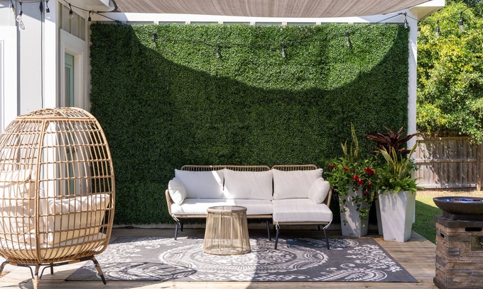 Newport House | Beachside Retreat: Pet-Friendly with Ocean View & Spa