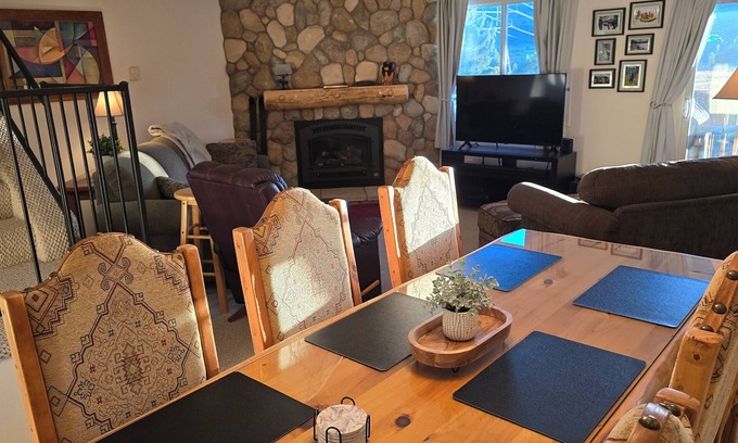 Summit Cove Condo | Prime Location Near Ski Resorts - 2BR/2BA Condo with Spa