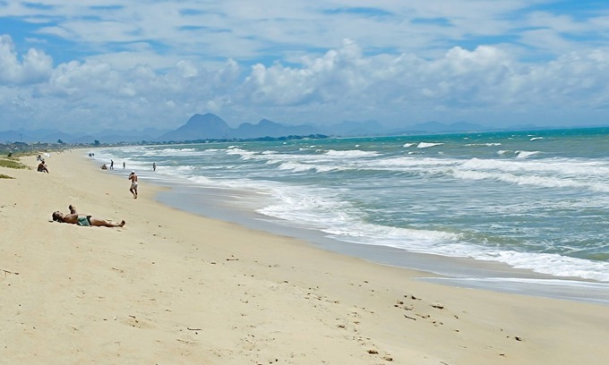 Unamar House | Beachside Retreat: Steps from Unamar, Rated 10/10!