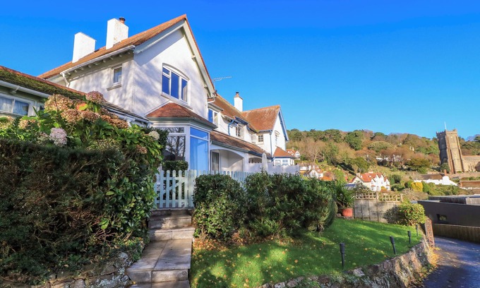 Minehead Cottage | Cozy 2 Moorlands: Pet-Friendly Retreat with Open Fire