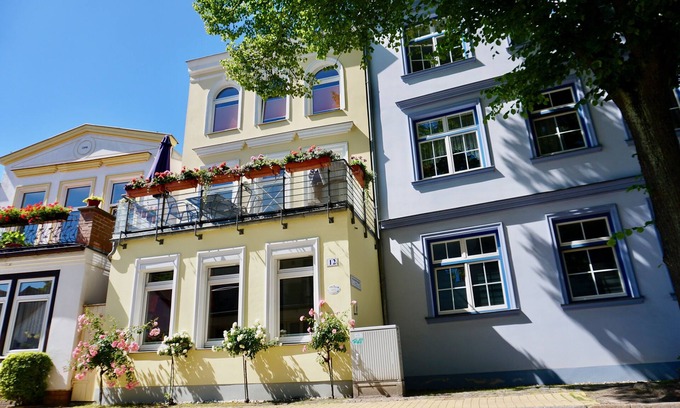 Warnemuende Apartment | Oceanview Retreat: O.G. "Upper Deck" with Spa & Breakfast