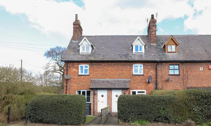Cheshire West and Chester House | Pet-Friendly Retreat at 2 Organsdale Cottages, 4-Star Stay