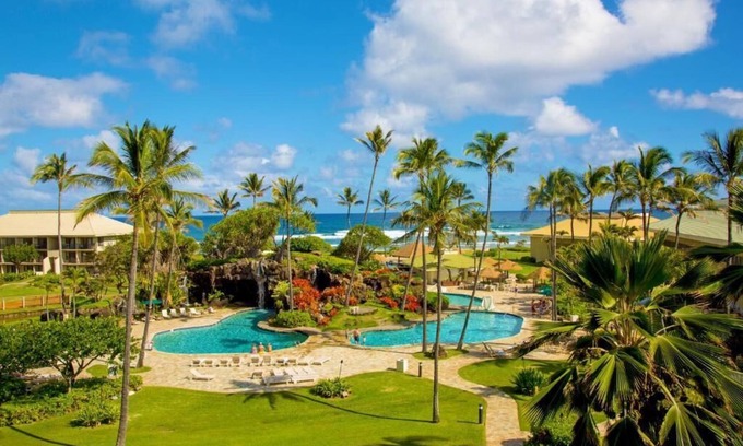 Hanamaulu Hotel | Relaxing Ocean View Room with Pool at Kauai Beach Resort