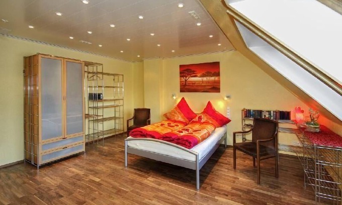 Dortmund Apartment | Cozy Top-Appartement DW17 with Kitchen & Breakfast in Dortmund