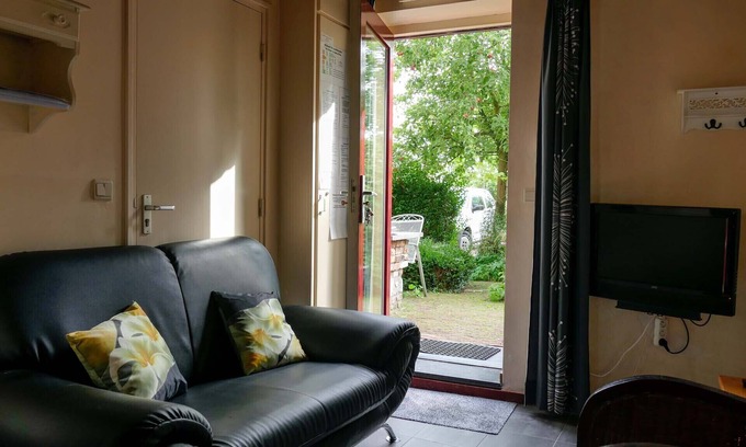 Richelle Apartment | Cozy 2-Person Apartment Cour D'Aix with Kitchen & Pets Allowed