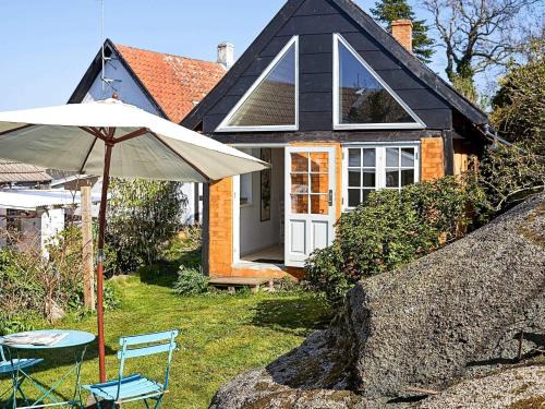 Listed House | Family-Friendly Holiday Home Svaneke VII Awaits You