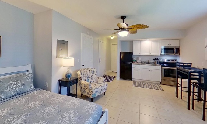 Matlacha Isles-Matlacha Shores Condo | Cozy Studio with Patio - Turtle Cove, Rated 9.6/10!