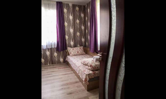 Kamena House | Cozy Bungalow for Two in a Family-Friendly Setting