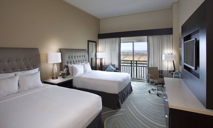 Lakeway Hotel | Explore Pet-Friendly Retreats at Lakeway Resort & Spa