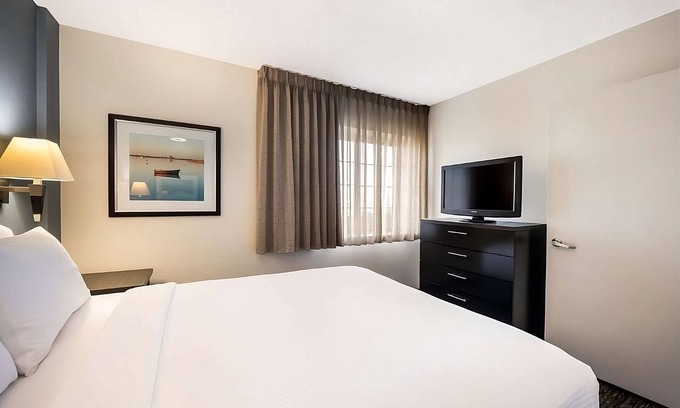 Troy Hotel | Pet-Friendly Retreats with Full Kitchens Near Cranbrook House