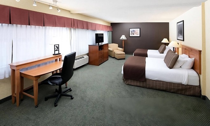 Kalispell Hotel | Pet-Friendly Retreat with Pool Near Kalispell Center Mall