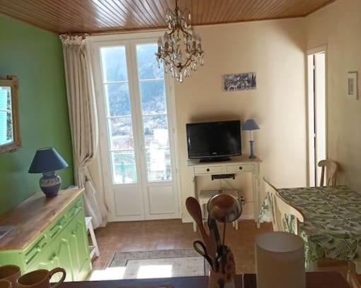 Saint-Martin-Vesubie Apartment | Bright 2-Bedroom Retreat in St Martin for Your Getaway