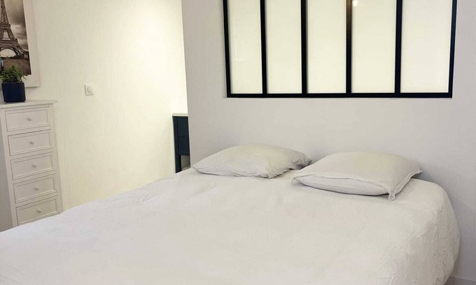 Houilles Apartment | Cozy 2-Bedroom Retreat for Families Near Opera via RER A