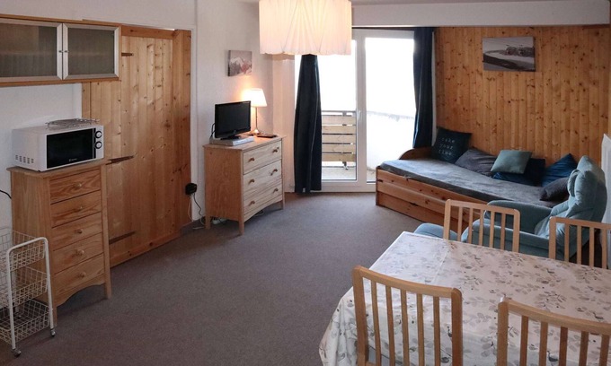 Les Orres Apartment | Cozy 2-Bedroom Suite for Families with Great Amenities