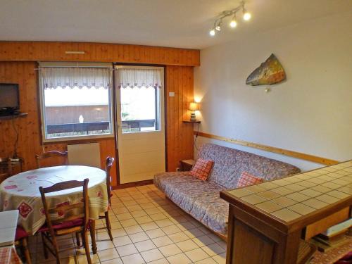 Samoens Apartment | Bright Two-Room Apartment with Mountain Views in Samoëns