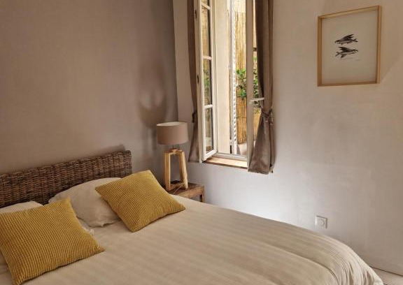 Belsunce Apartment | Central 2-Room Retreat with Terrace & Family-Friendly Perks
