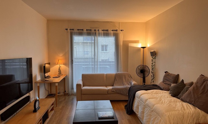 La Varenne Saint-Hilaire Apartment | Comfortable 2-Room Retreat Just 25 Minutes from Paris