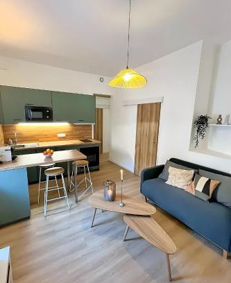 Quartier Administrations Apartment | 2 pièces proche Arènes - Terrasse & Clim