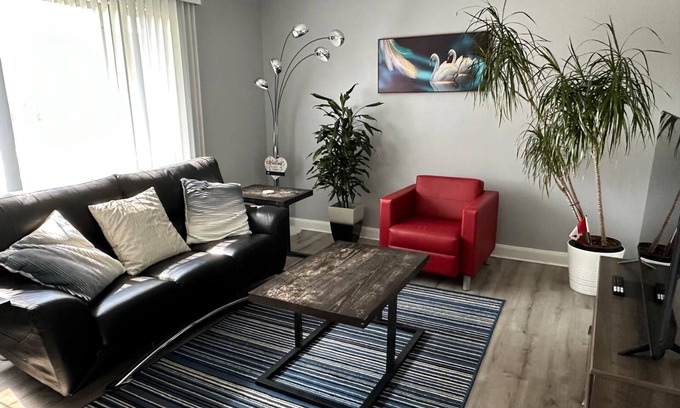 East Kildonan House | Comfortable Private Bedrooms with Pool in Winnipeg