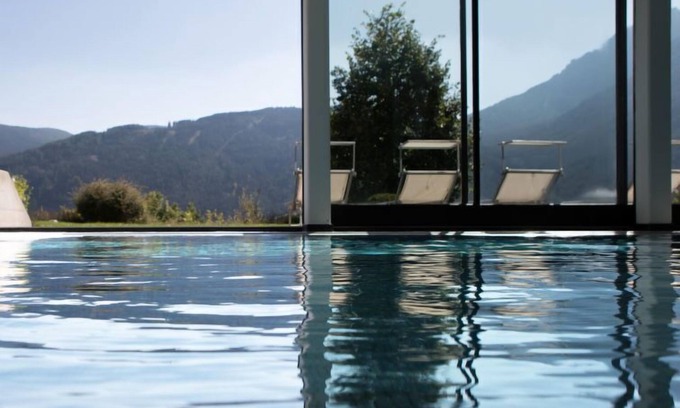 Telfes im Stubai Apartment | Cozy 2 Raum-Appartement with Pool and Lake View