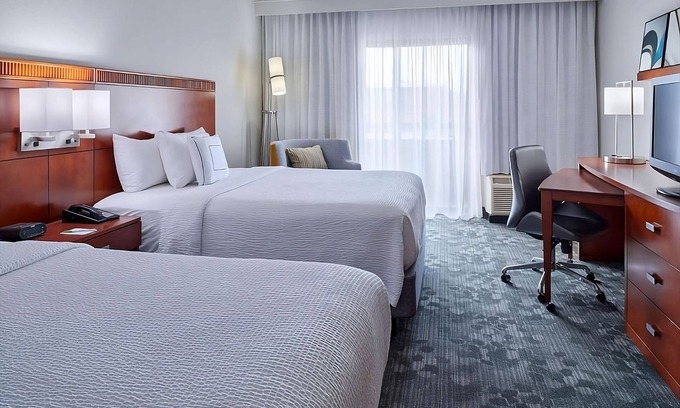 Indianapolis Resort | Comfortable Units Near Butterfly Village with Indoor Pool