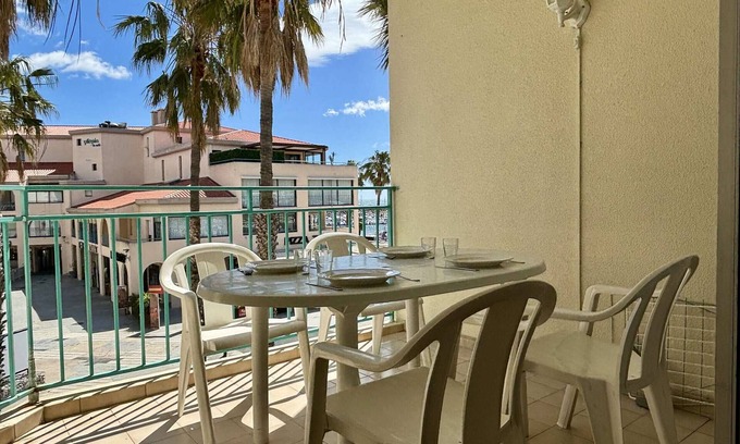 Plage d'Argeles Apartment | Cozy 1-Bedroom Apartment in Argelès-sur-Mer with Ocean View