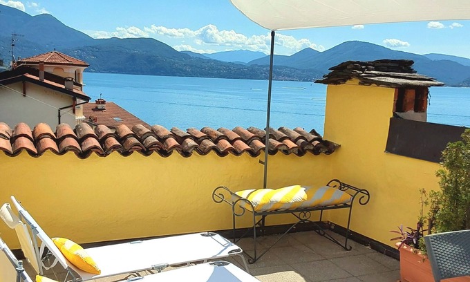Cannero Riviera Apartment | Scenic Lakeview Apartment with 3 Balconies and Spa Access