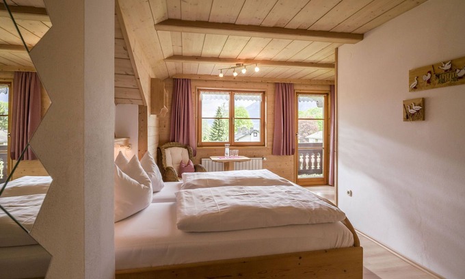Oberaudorf Apartment | Spacious 2-Room Apartment with Kitchen and Balcony