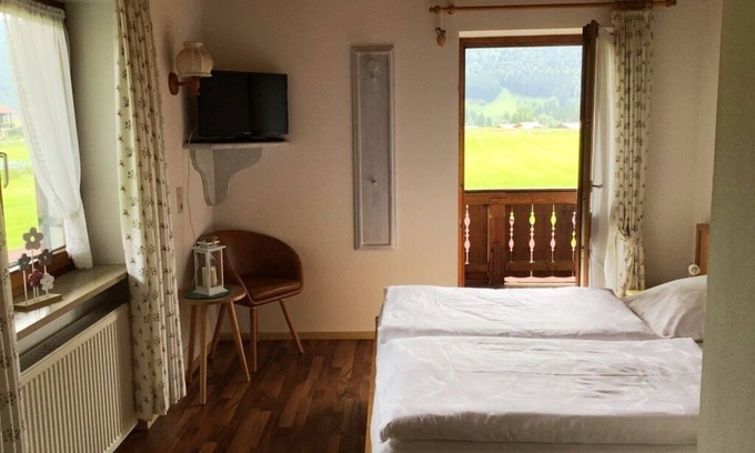Reit im Winkl Apartment | Ideal 2-Room Apartment with Balcony & Family-Friendly Amenities