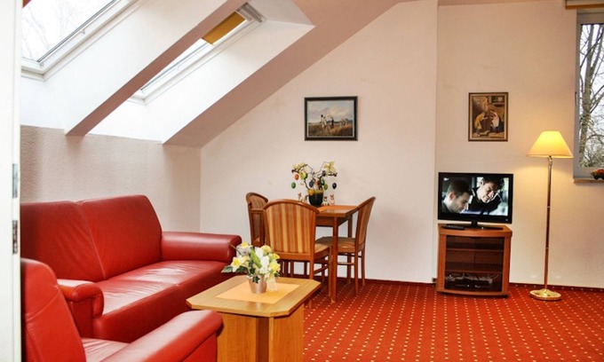 Ponitz am See Apartment | Cozy 2-Room Apartment with Kitchen at Waldhaus Gronenberg