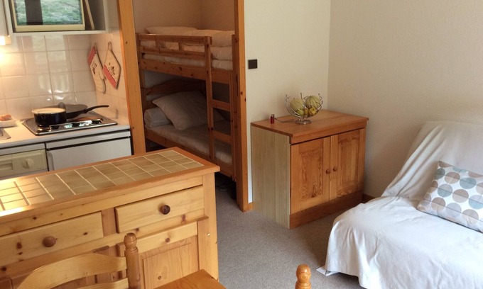 Montalbert Apartment | Bright 2-Room Apartment with Balcony & Spa Amenities