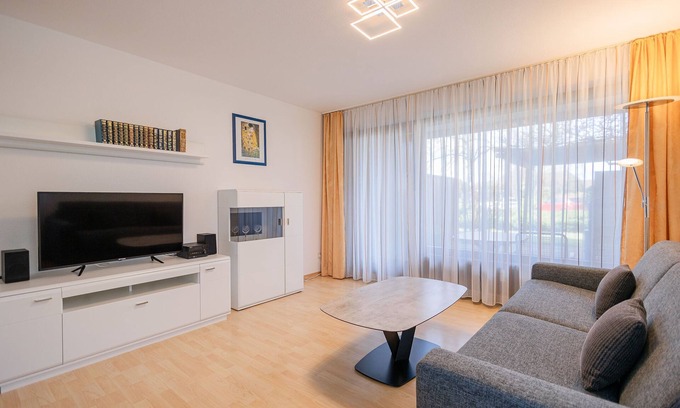 Immenstaad am Bodensee Apartment | Pet-Friendly 2-Room Apartment - Rated 10/10 for Comfort